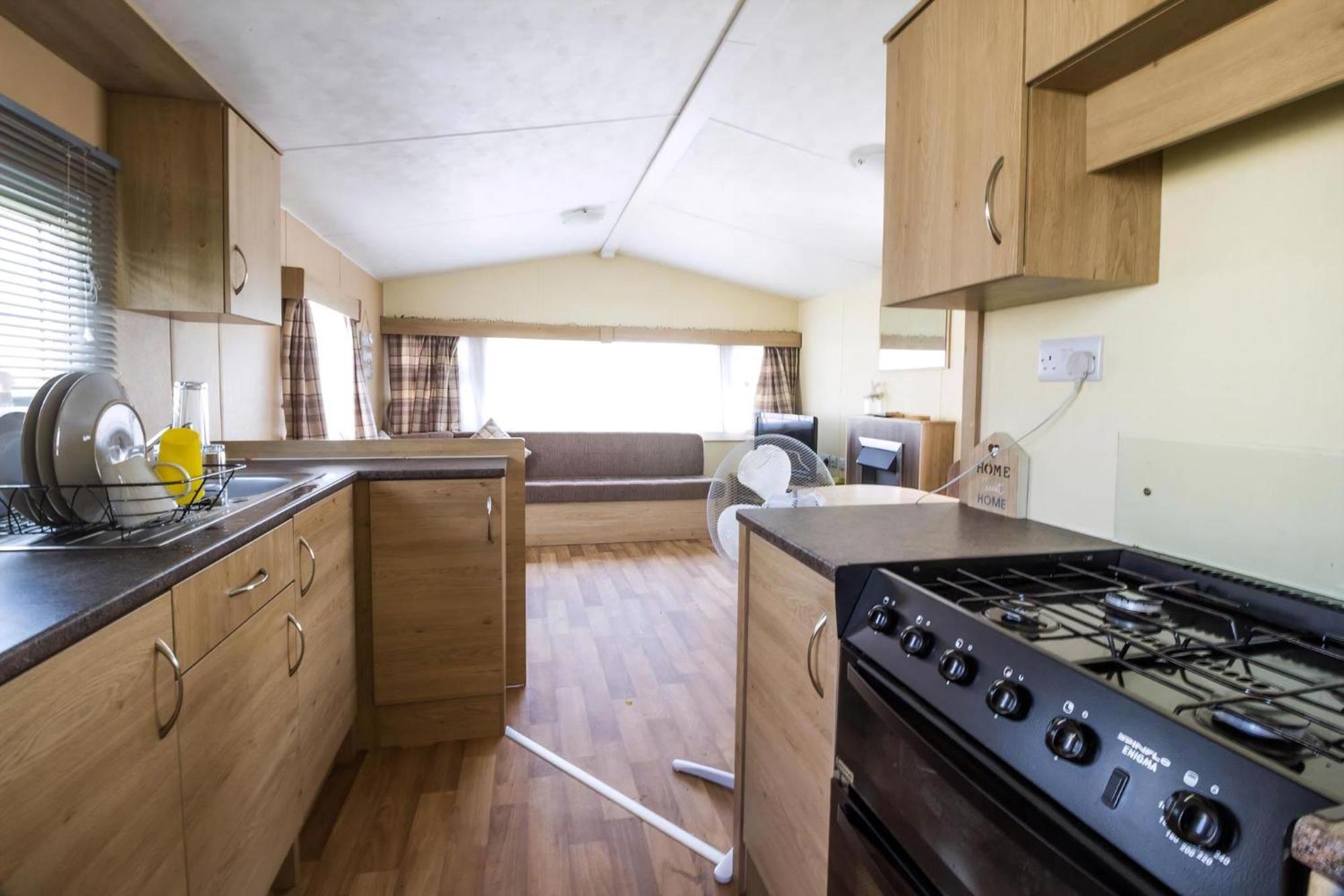 Superb 8 Berth Caravan Near Walton-On-The-Naze In Essex Ref 17175 Eksteriør billede